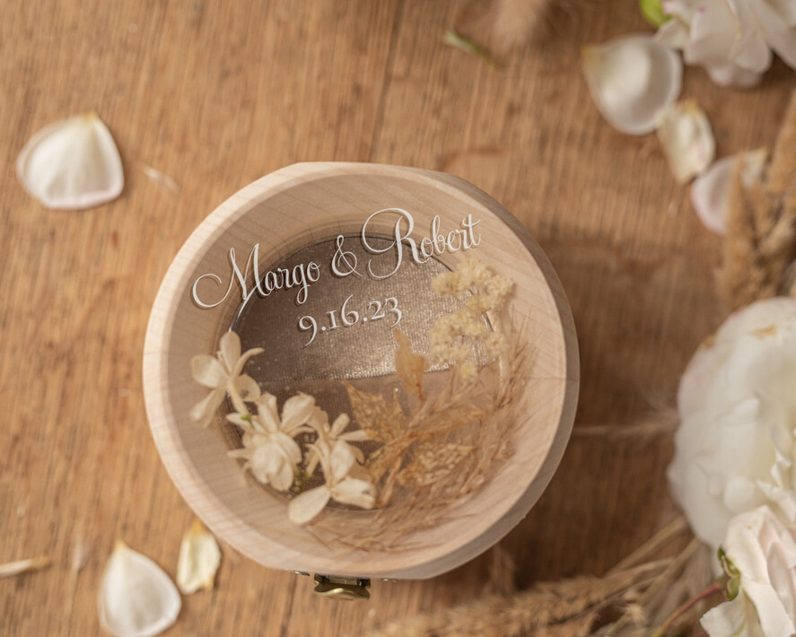 Pudełka Szkatułki na Obrączki szkatułki pudełko na obrączki ślubne wasze imiona i data żywe kwiaty w żywicy    9