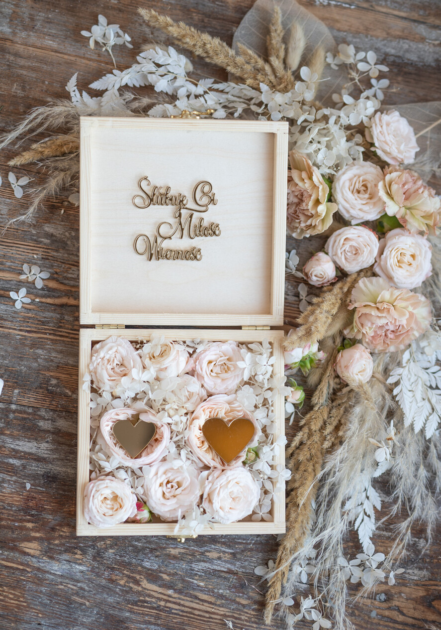 Pudełka Szkatułki na Obrączki szkatułki personalizowane pudełko do podawania obrączek ślubnych6