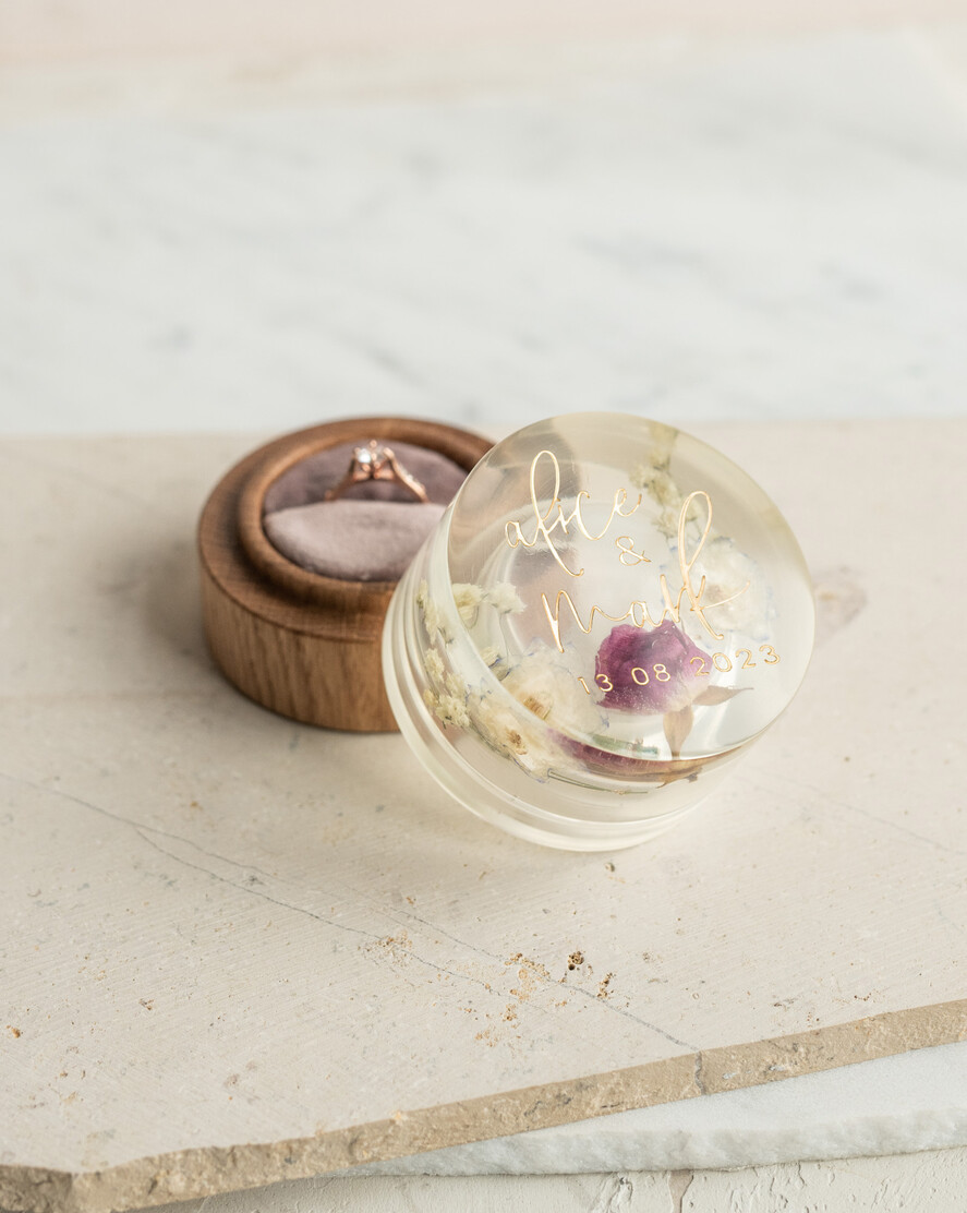 Pudełka Szkatułki na Obrączki szkatułki elegancka rustykalna szkatułka na obrączki z kwiatami, pudełko na obrączki z żywicy, pudełko na obrączki z zatopionymi kwiatami w żywicy2