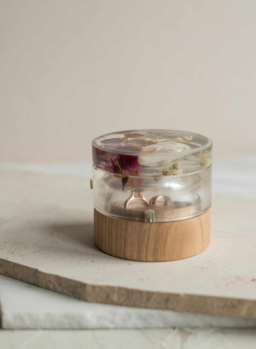 Pudełka Szkatułki na Obrączki szkatułki elegancka rustykalna szkatułka na obrączki z kwiatami, pudełko na obrączki z żywicy, pudełko na obrączki z zatopionymi kwiatami w żywicy1