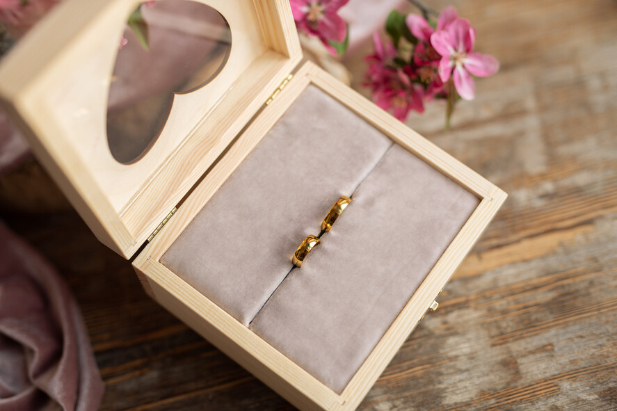 Pudełka Szkatułki na Obrączki szkatułki pudełko na obrączki ślubne wasze imiona i data drewniane pudełko na obrączki 1