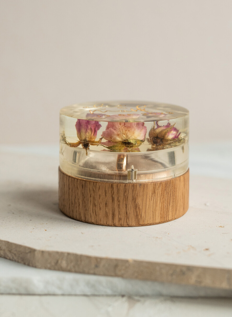 Pudełka Szkatułki na Obrączki szkatułki szkatułka na obrączki z kwiatami, pudełko na obrączki z żywicy, pudełko na obrączki z zatopionymi kwiatami w żywicy3