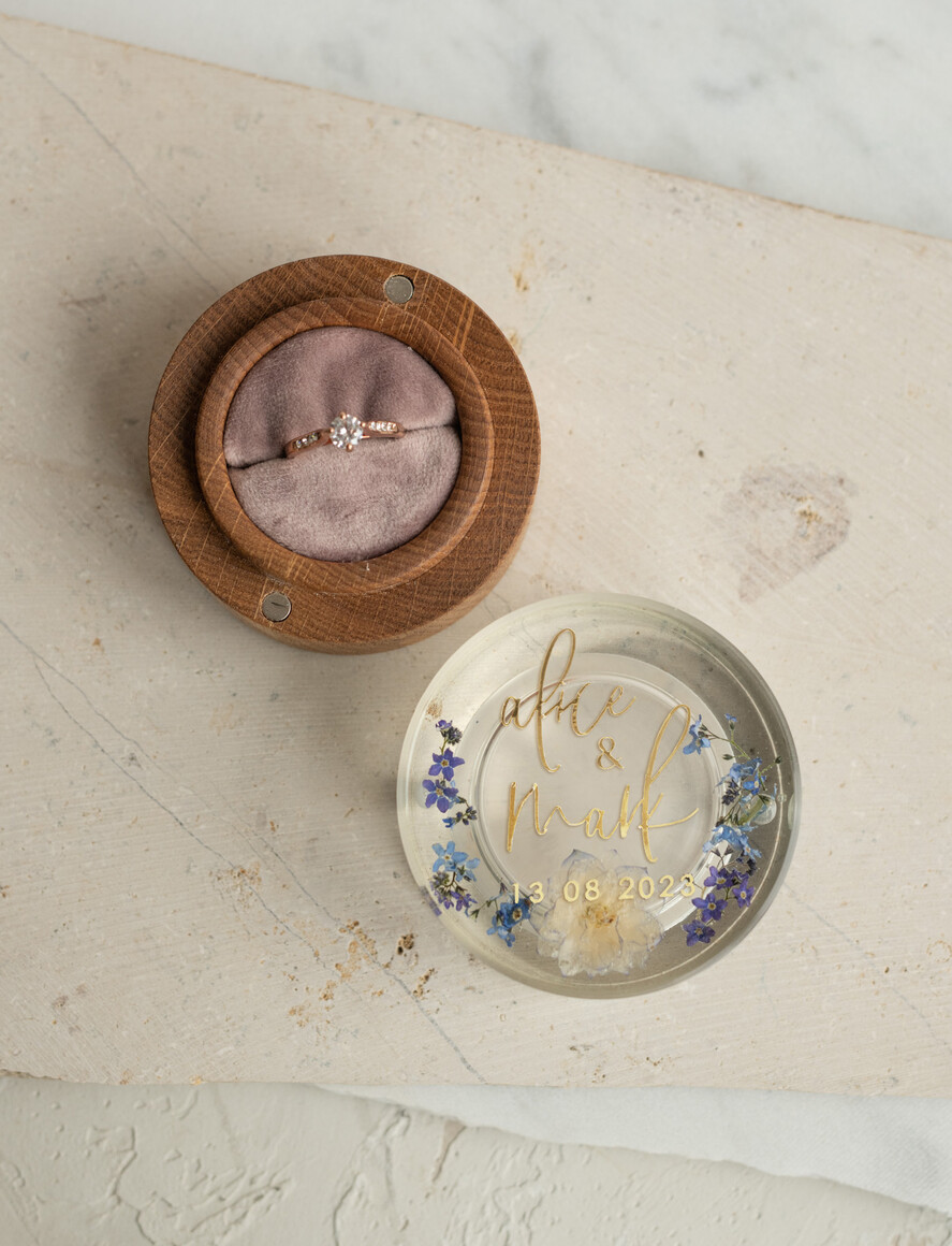 Pudełka Szkatułki na Obrączki szkatułki elegancka rustykalna szkatułka na obrączki z kwiatami, pudełko na obrączki z żywicy, pudełko na obrączki z zatopionymi kwiatami w żywicy2