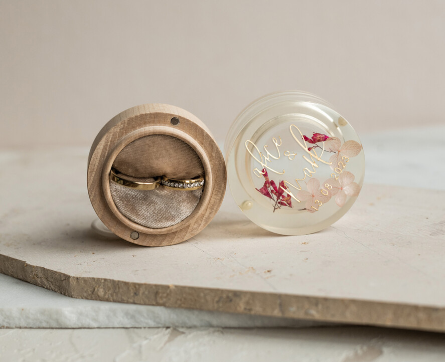 Pudełka Szkatułki na Obrączki szkatułki pudełko z imionami pary młodej, szkatułka na obrączki z kwiatami, pudełko na obrączki z żywicy, pudełko na obrączki z zatopionymi kwiatami w żywicy3