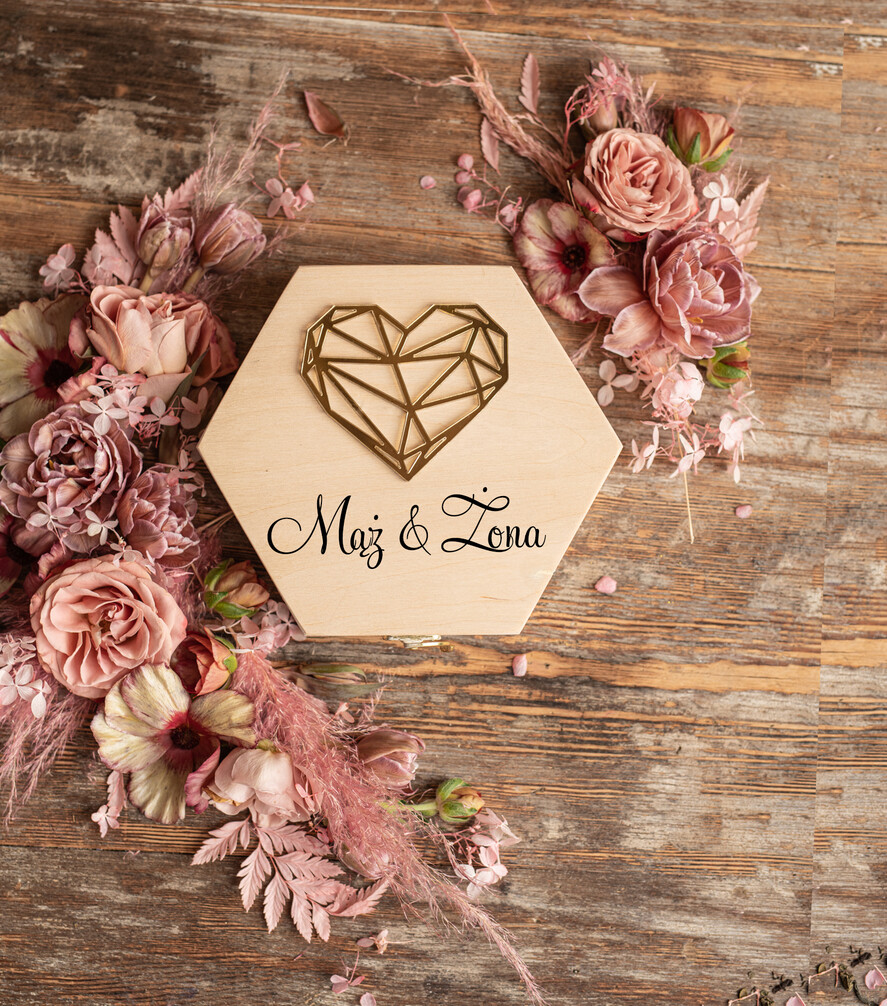 Pudełka Szkatułki na Obrączki szkatułki pudełeczko na obrączki ślubne wasze imiona drewniane pudełko złote serce 0
