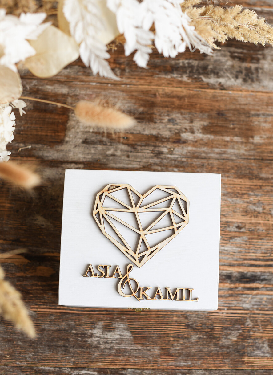 Pudełka Szkatułki na Obrączki szkatułki personalizowania szkatułka na obrączki ślubne biała szkatułka drewniane napisy 5
