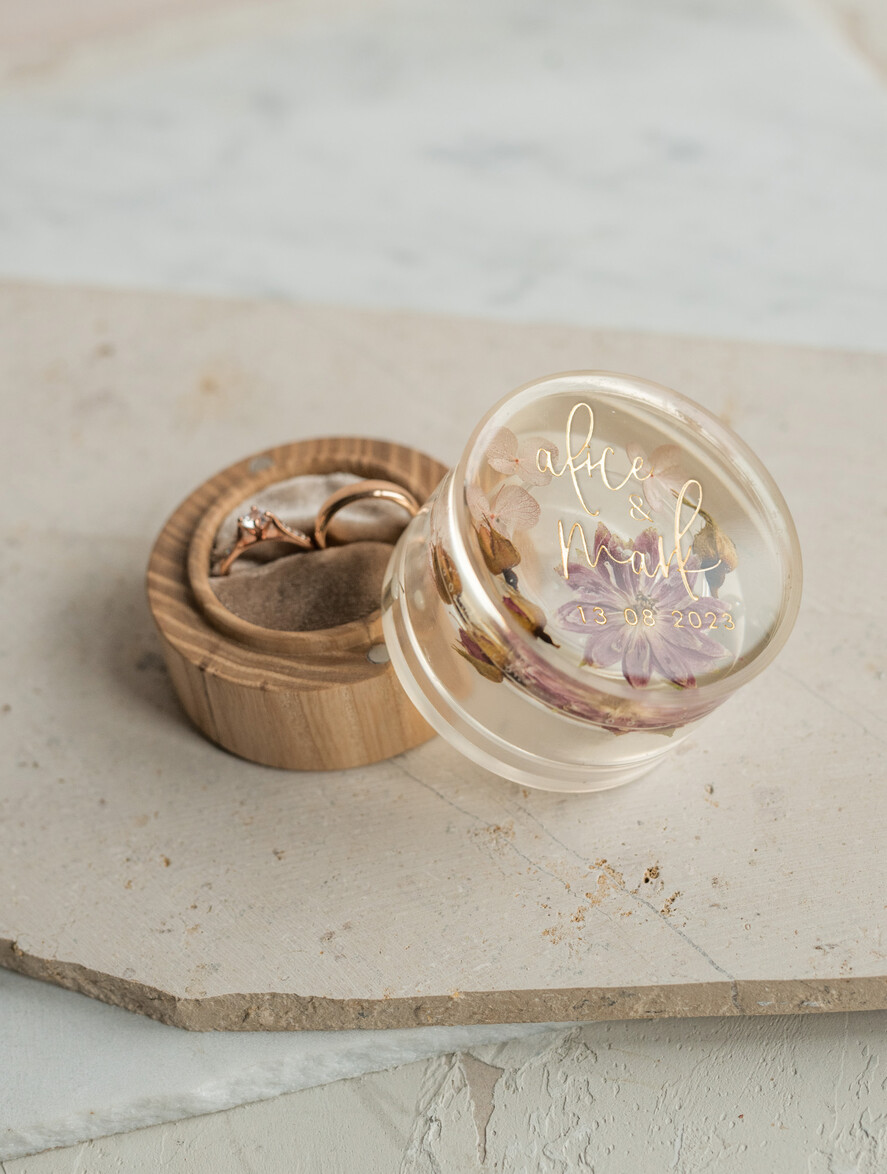 Pudełka Szkatułki na Obrączki szkatułki elegancka rustykalna szkatułka na obrączki z kwiatami, pudełko na obrączki z żywicy, pudełko na obrączki z zatopionymi kwiatami w żywicy2
