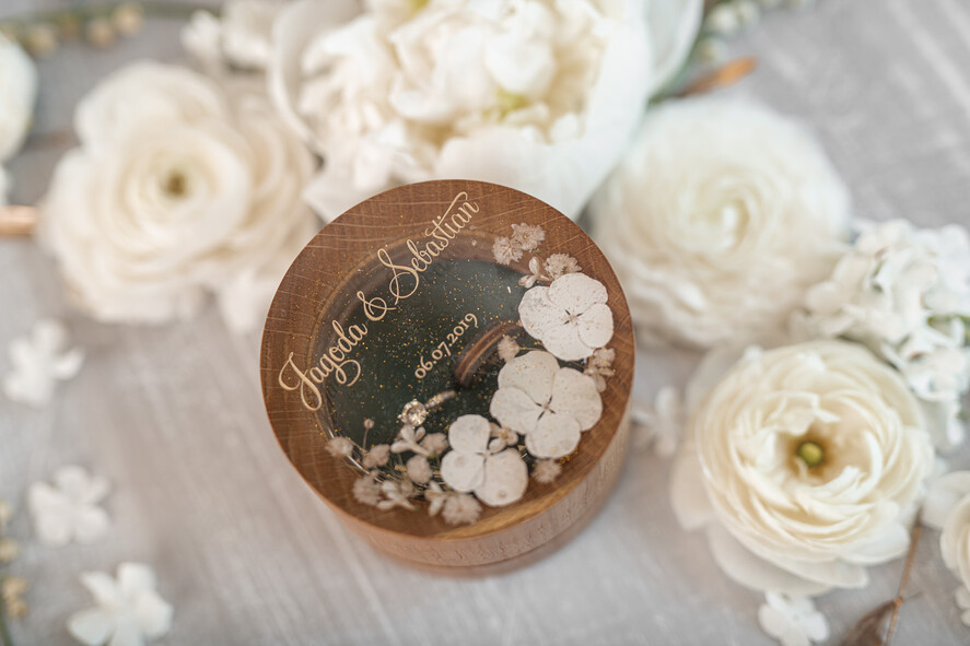Pudełka Szkatułki na Obrączki szkatułki pudełko na obrączki ślubne wasze imiona i data  , pudełeczko na obraczki slubne z przeźroczystym wieczkiem3