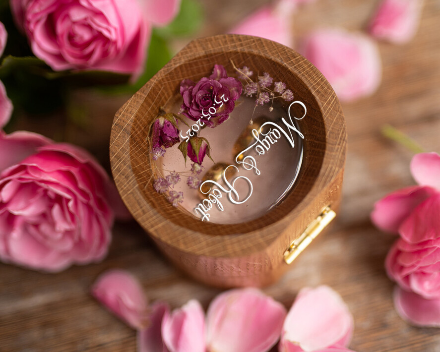 Pudełka Szkatułki na Obrączki szkatułki ręcznie robione szkatułka z drewna z żywicą, personalizowana szkatułka na obrączki ślubne, szkatułka z kwiatami na obrączki5