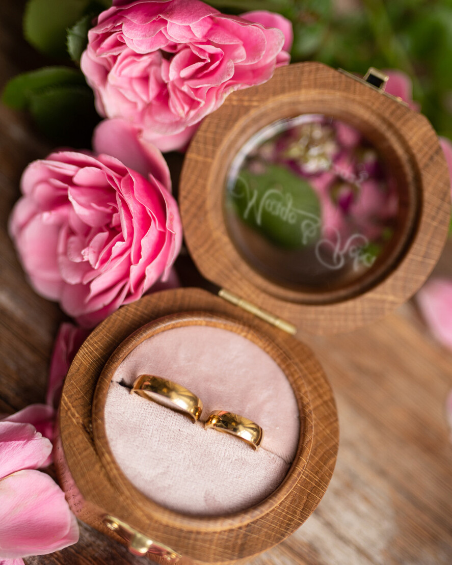 Pudełka Szkatułki na Obrączki szkatułki ręcznie robione szkatułka z drewna z żywicą, personalizowana szkatułka na obrączki ślubne, szkatułka z kwiatami na obrączki3