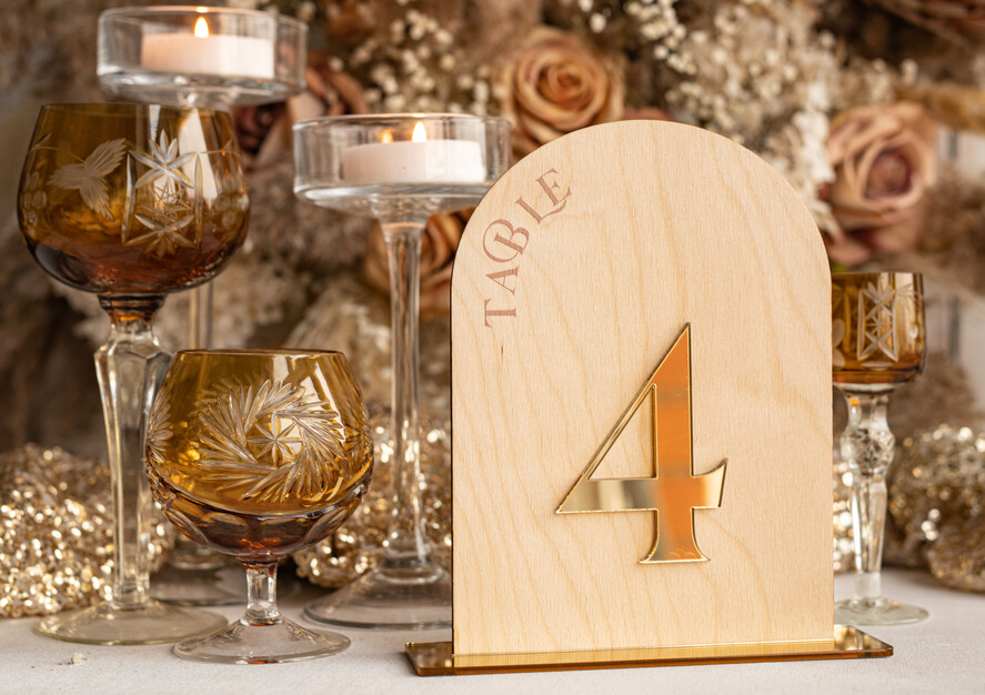 Numery na stół Rustykalne Drewniane numerki na stół weselny, rustykalne numery stołów weselnych, rustykalne numerki na stol weselny, drewniane numery stolow weselnych3