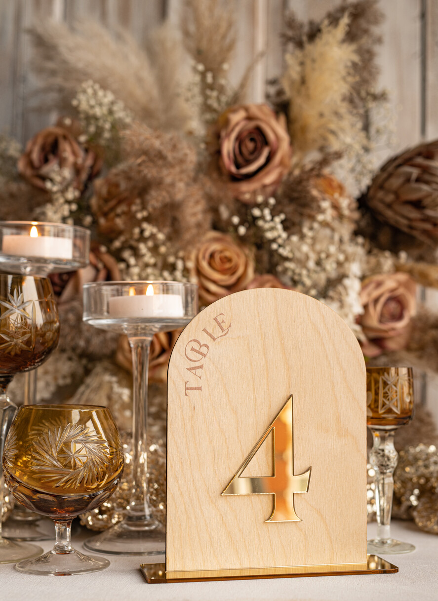 Numery na stół Rustykalne Drewniane numerki na stół weselny, rustykalne numery stołów weselnych, rustykalne numerki na stol weselny, drewniane numery stolow weselnych4