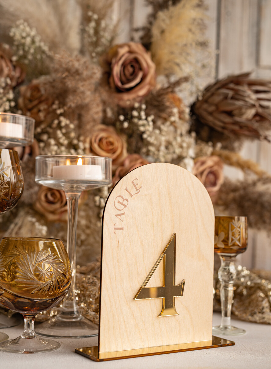 Numery na stół Rustykalne Drewniane numerki na stół weselny, rustykalne numery stołów weselnych, rustykalne numerki na stol weselny, drewniane numery stolow weselnych7