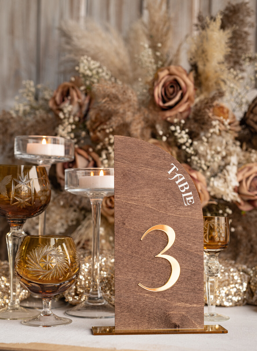 Numery na stół Rustykalne Drewniane numerki na stół weselny, rustykalne numery stołów weselnych, rustykalne numerki na stol weselny, drewniane numery stolow weselnych0