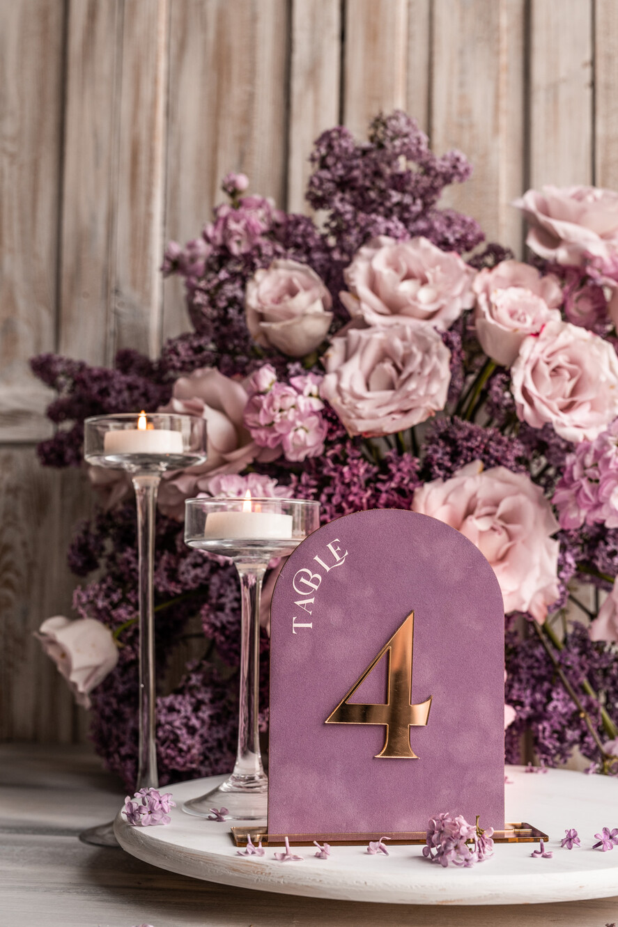 Numery na stół Glamour lawendowe numerki na stoły weselne, dekoracje sali weselnej, dekoracje stołu Pary Młodej, numeracja stołów weselnych 5