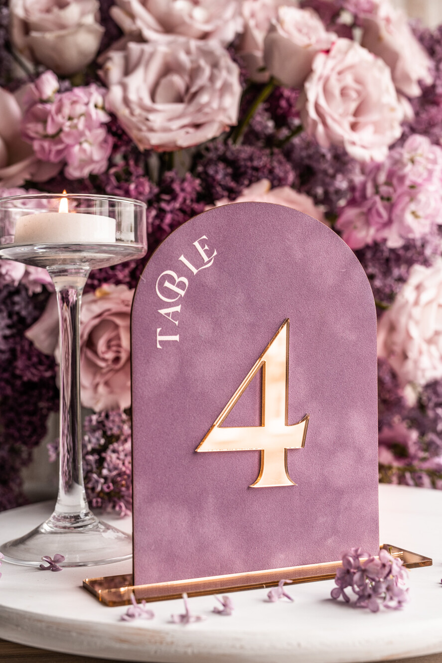 Numery na stół Glamour lawendowe numerki na stoły weselne, dekoracje sali weselnej, dekoracje stołu Pary Młodej, numeracja stołów weselnych 4