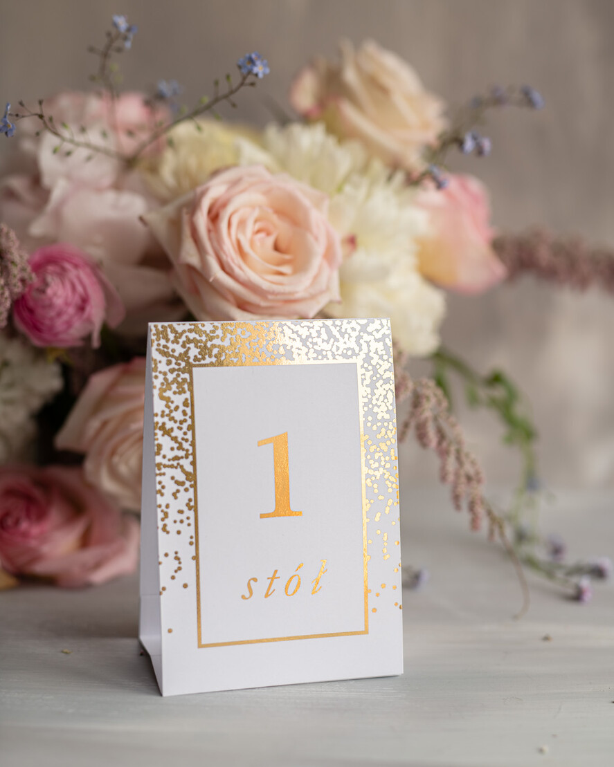Numery na stół Glamour numery na stoły weselne, złote złocone eleganckie i klasyczne0