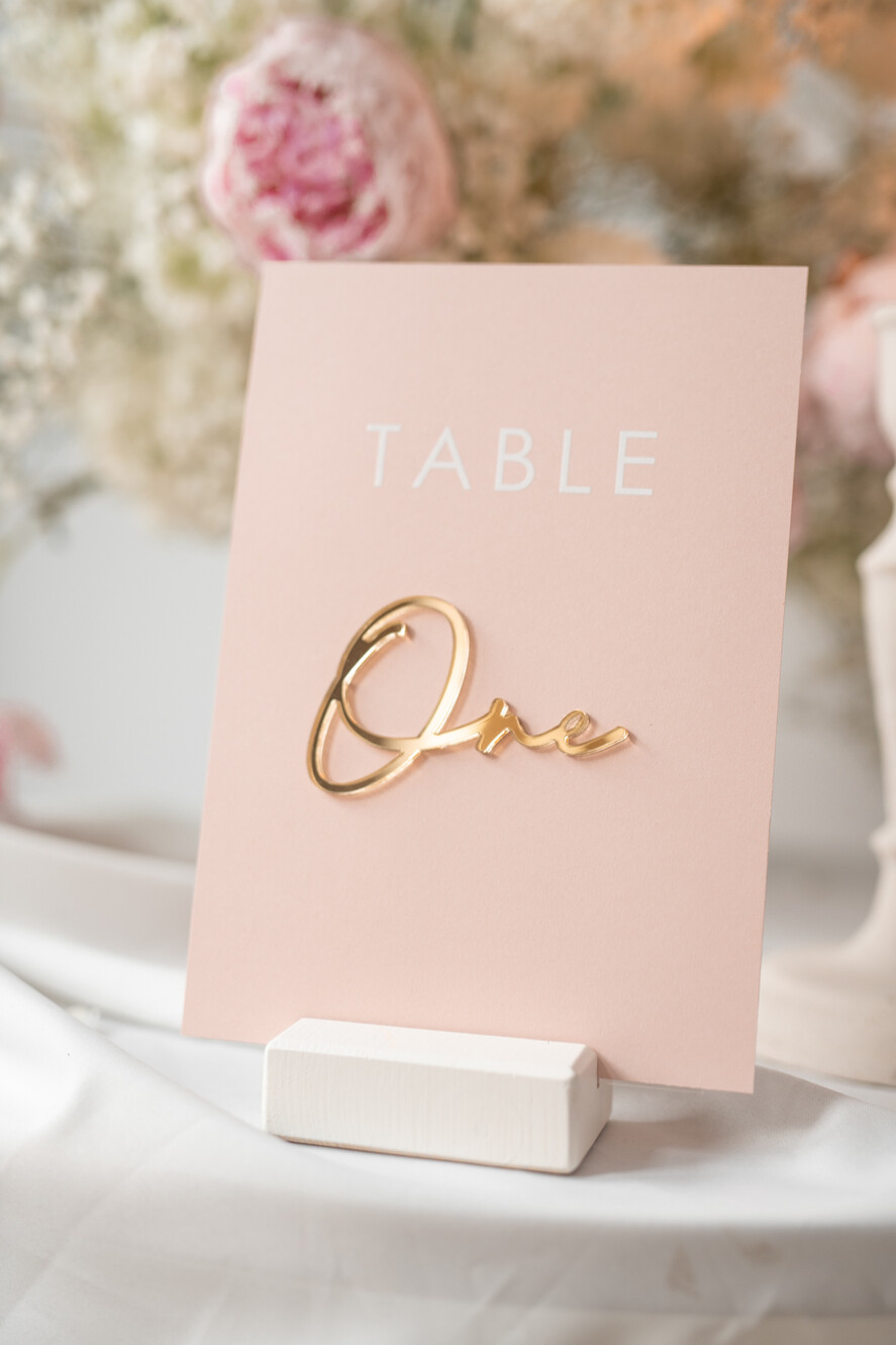 Numery na stół Glamour tabliczka z numerem stołu weselnego, zlote eleganckie numerki na stol weselny, numeracja stołów weselnych,  numerki na stoły weselne w stylu glamour 0