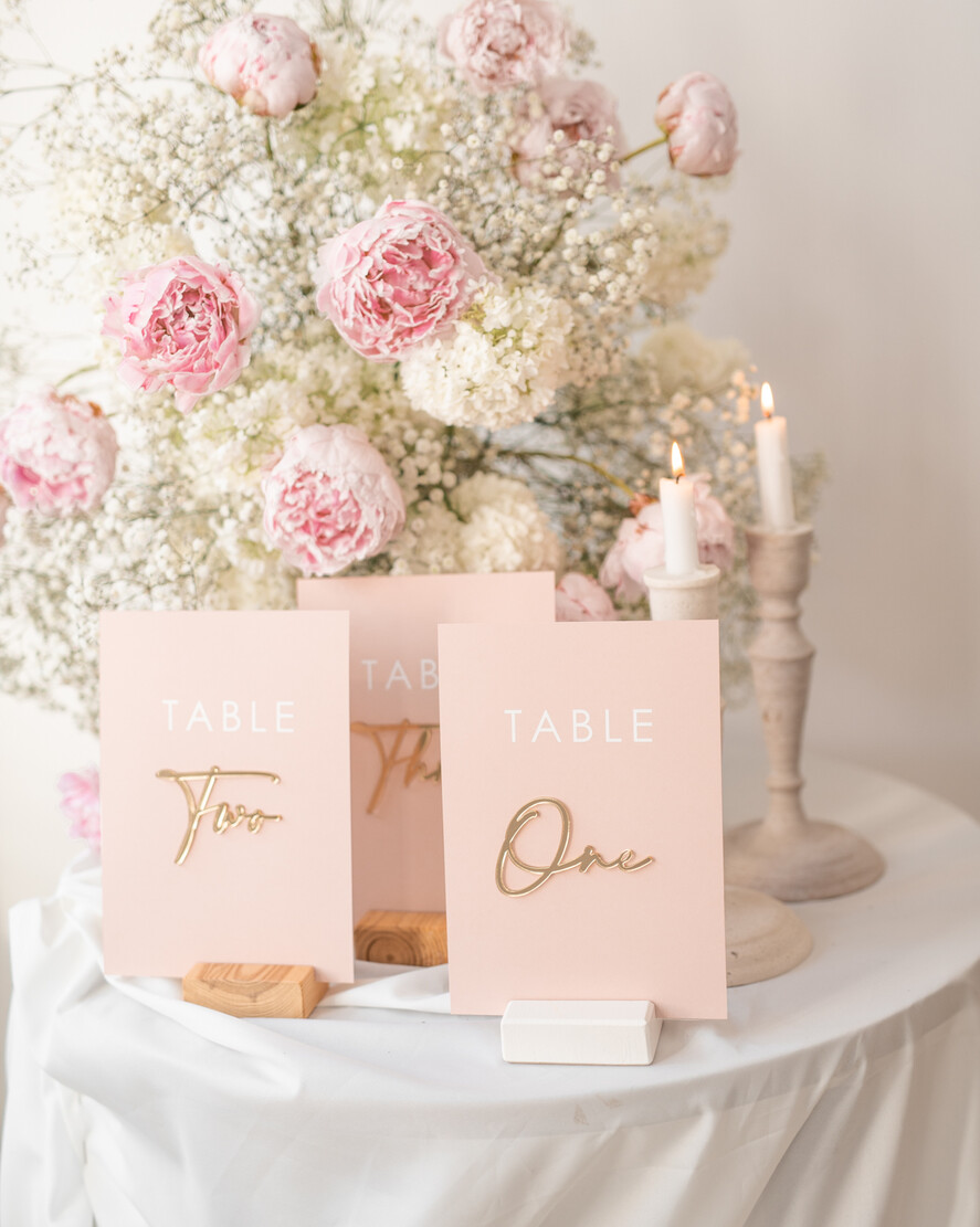 Numery na stół Glamour tabliczka z numerem stołu weselnego, zlote eleganckie numerki na stol weselny, numeracja stołów weselnych,  numerki na stoły weselne w stylu glamour 1