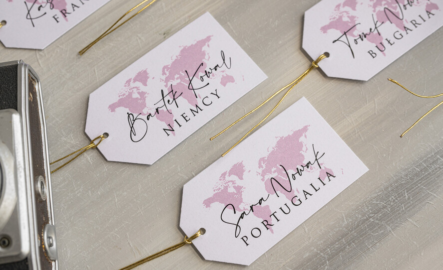 Winietki botaniczne podróżnicze  podróżnicze winietki ślubne wizytówki na stół weselny, winietki dopasowane do zaproszeń paszporty, winietki ślubne z mapą świata, winietki z motywem mapy 2
