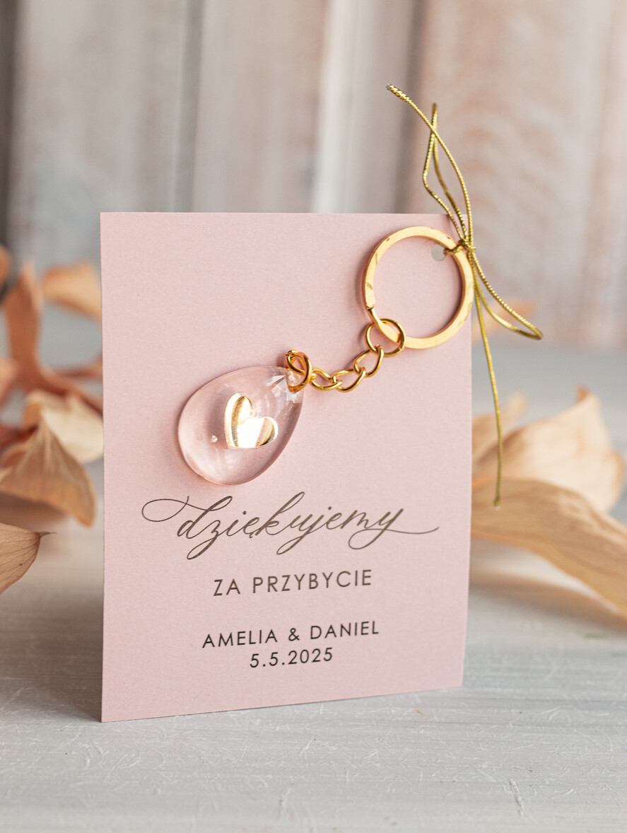 Podziękowania dla Gości Weselnych Magnesy breloki Zdrapki podziękowania dla gości weselnych zatopione serduszko w żywicy, ręcznie robiony brelok do kluczy z zawieszką z żywicy, podziękowanie dla gości na weselu brelok do kluczy z serduszkiem2