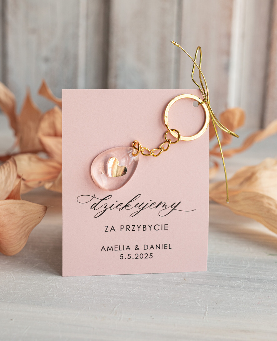 Podziękowania dla Gości Weselnych Magnesy breloki Zdrapki podziękowania dla gości weselnych zatopione serduszko w żywicy, ręcznie robiony brelok do kluczy z zawieszką z żywicy, podziękowanie dla gości na weselu brelok do kluczy z serduszkiem4