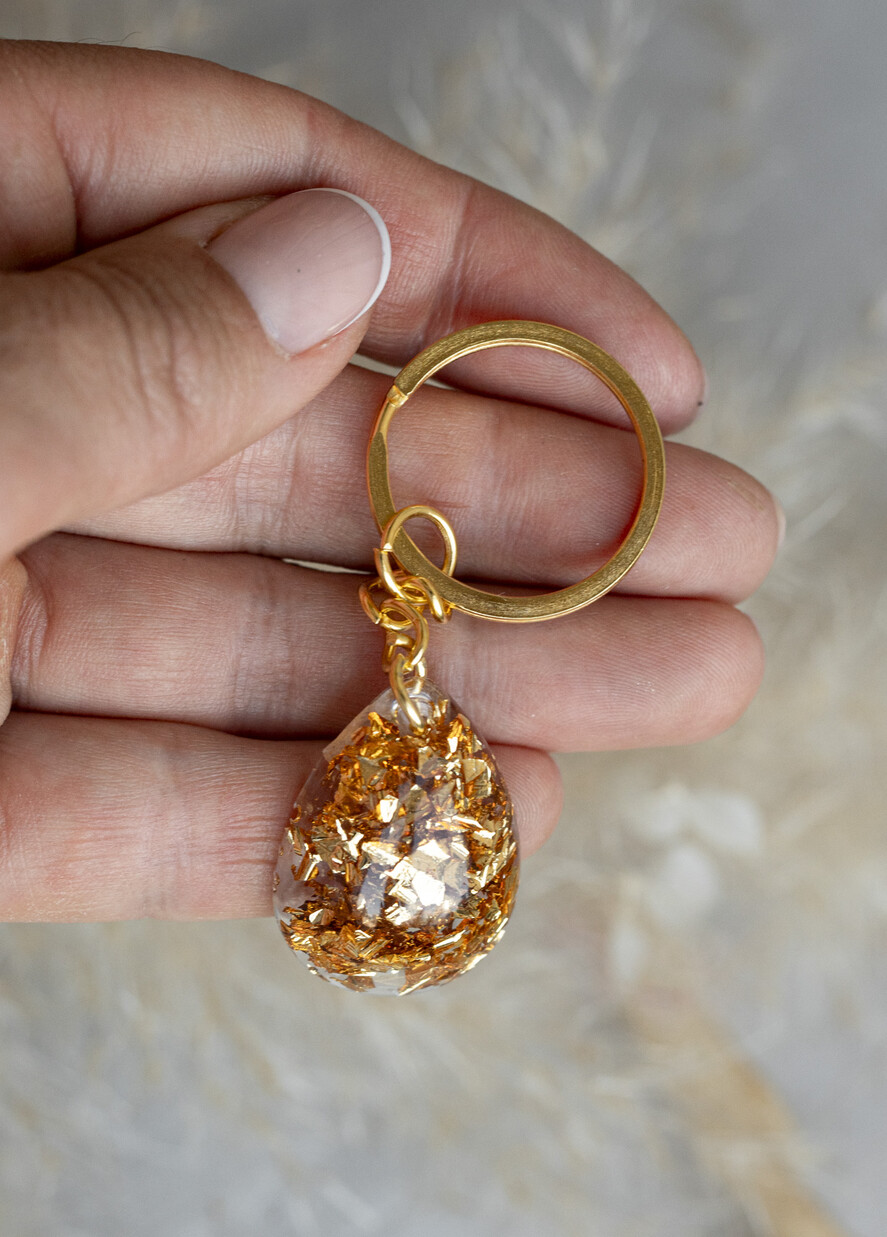 Podziękowania dla Gości Weselnych Magnesy breloki Zdrapki prezenciki dla Gości weselnych breloczek do kluczy z zawieszką z żywicy, ręcznie robiony brelok do kluczy z zawieszką z żywicy, podziękowanie dla gości weselnych brelok z zatopionymi płatkami złota w żywicy1