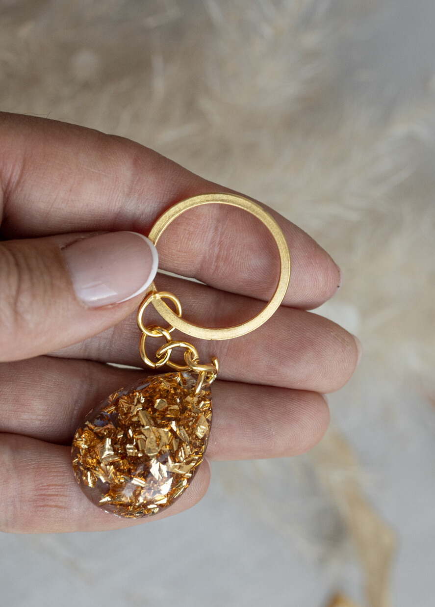 Podziękowania dla Gości Weselnych Magnesy breloki Zdrapki prezenciki dla Gości weselnych breloczek do kluczy z zawieszką z żywicy, ręcznie robiony brelok do kluczy z zawieszką z żywicy, podziękowanie dla gości weselnych brelok z zatopionymi płatkami złota w żywicy4