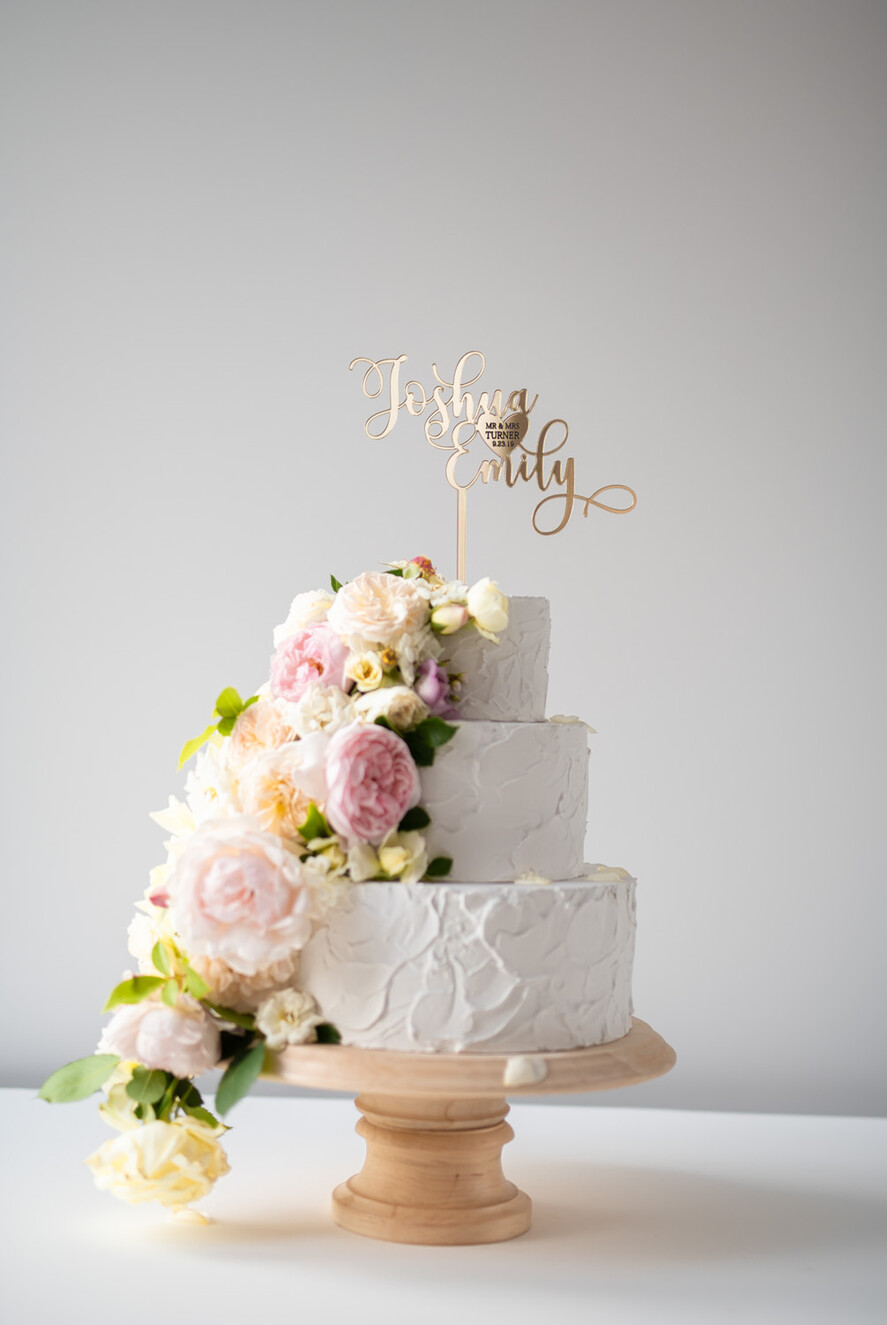 Figurki na tort / cake topper statuetki akryl błyszczący złoty topper na tort weseny napis na tort ślubny wasze nazwisko 2