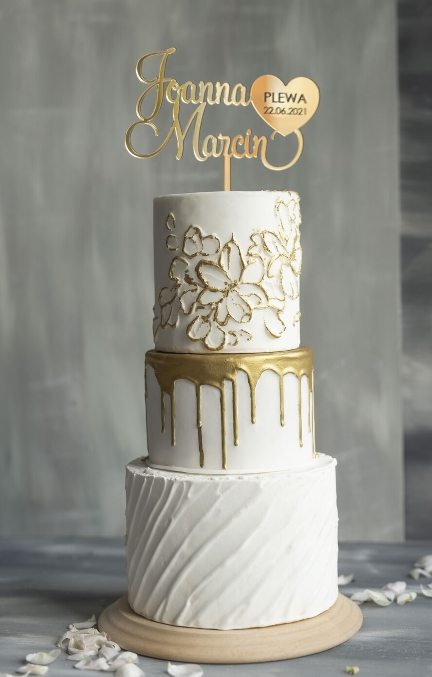 Figurki na tort / cake topper statuetki akryl nowoczesny złoty napis na tort weselny lustro złoty topper wasze imiona i data slubu2
