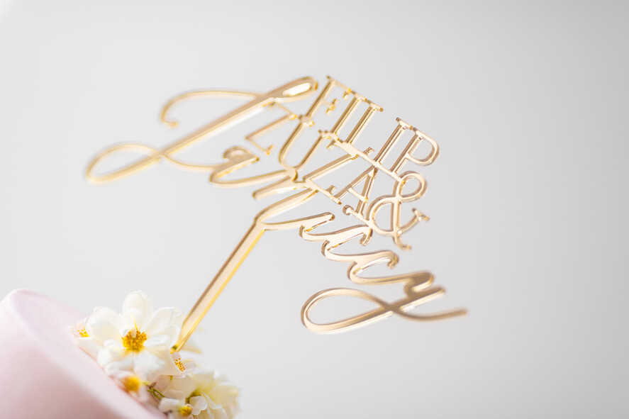 Figurki na tort / cake topper statuetki akryl błyszczący złoty topper na tort weselny personalizowany napis na tort  wasze nazwisko i imiona4