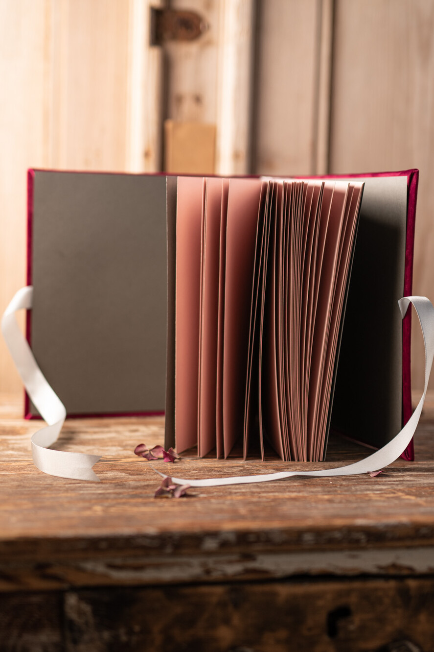 Albumy ślubne Pudełka na zdjęcia  album na zdjęcia  duży album szyte kartki aksamitna okładka z Waszymi imionami 14