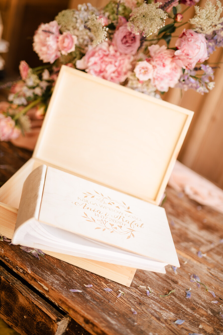 Albumy ślubne Pudełka na zdjęcia  album na zdjęcia  rustykalny drewniany album ślubny 11