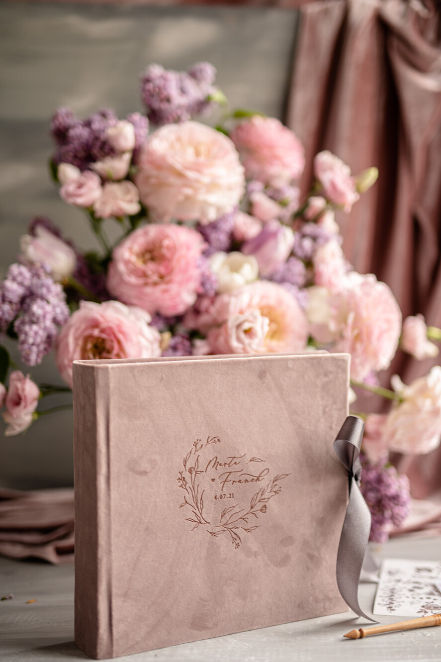 Albumy ślubne Pudełka na zdjęcia  album na zdjęcia  pudrowy różowy album na zdjęcia welurowa okładka0