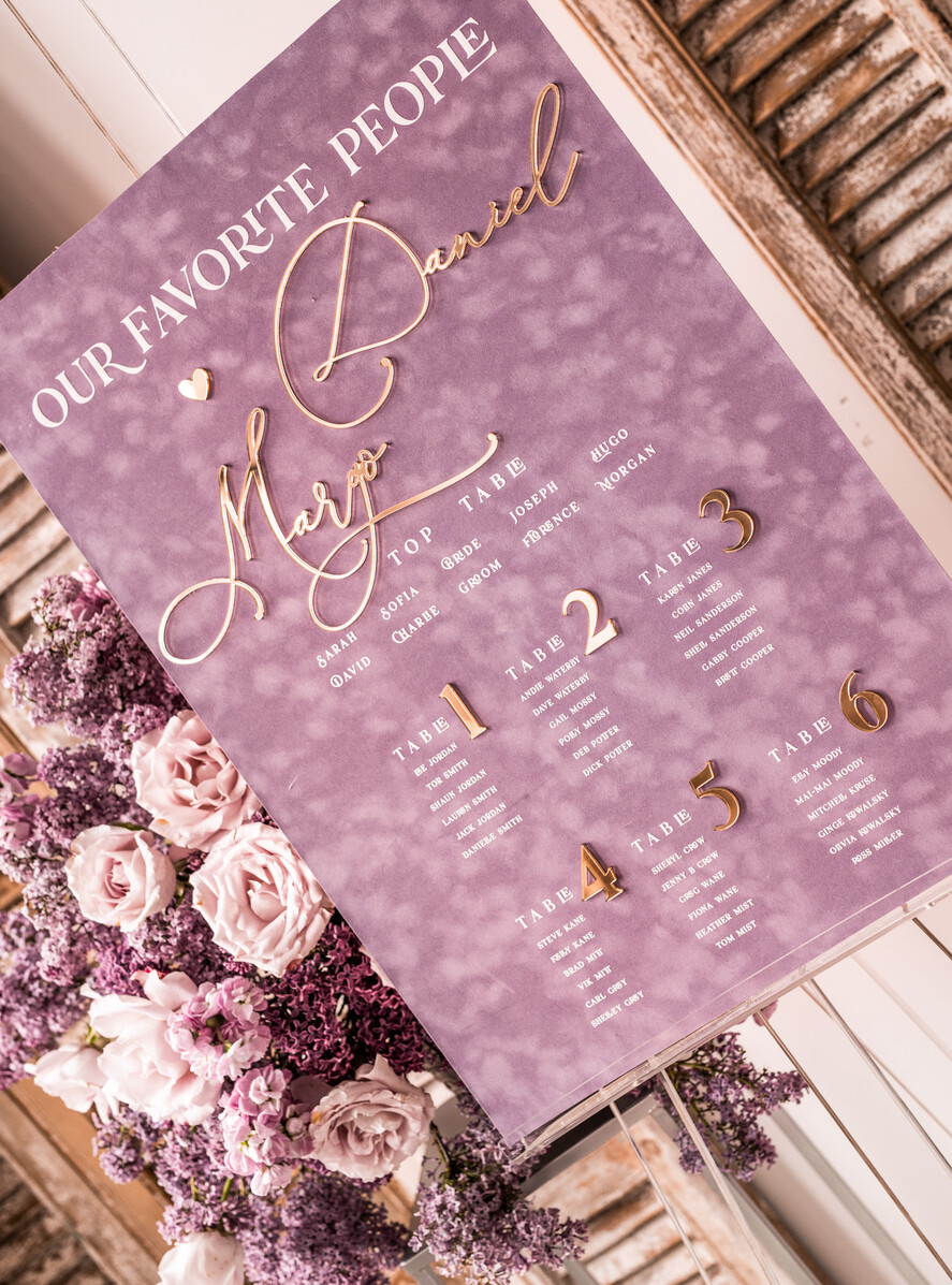 Plany stołów Glamour welurowe Welurowy plan stołów, plan usadzenia gości na weselu, welurowa lawendowa plansza powitanie gości i plan stołów w jednym, eleganckie złote napisy 0