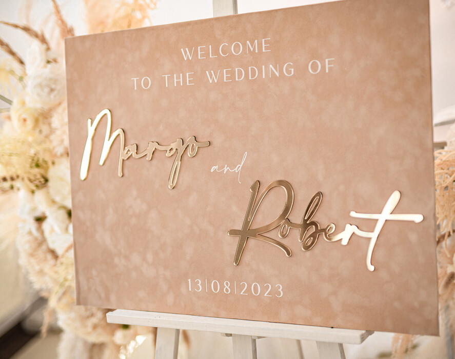 Plany stołów Glamour welurowe tablica powitalna slubna glamour, elegancka welurowa plansza powitanie gości na Weselu, rama powitanie na weselu4