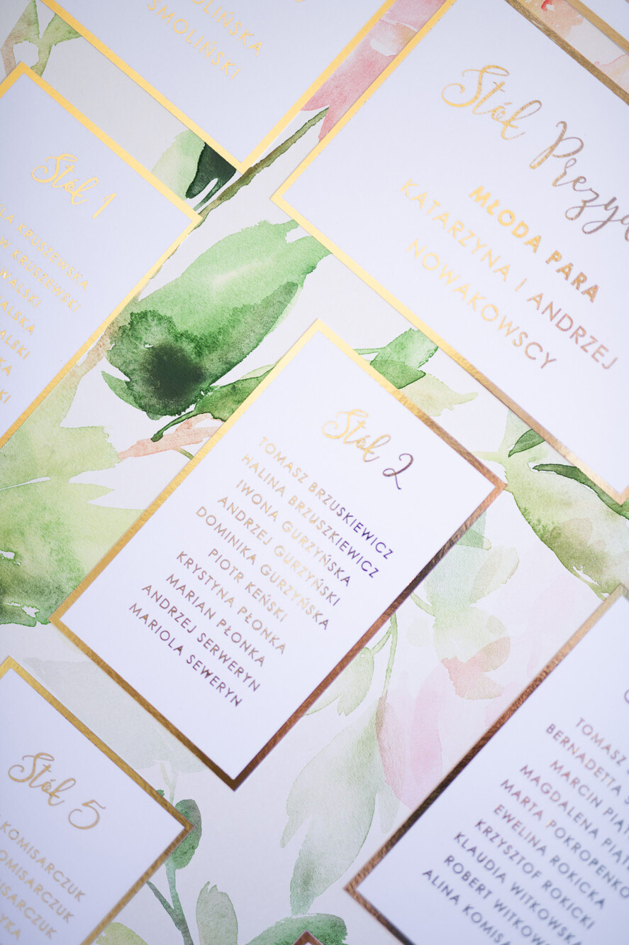 Plany stołów Glamour welurowe Złocona romantyczna plansza ślubna plan stołów weselnych złote lub srebrne błyszczące napisy1