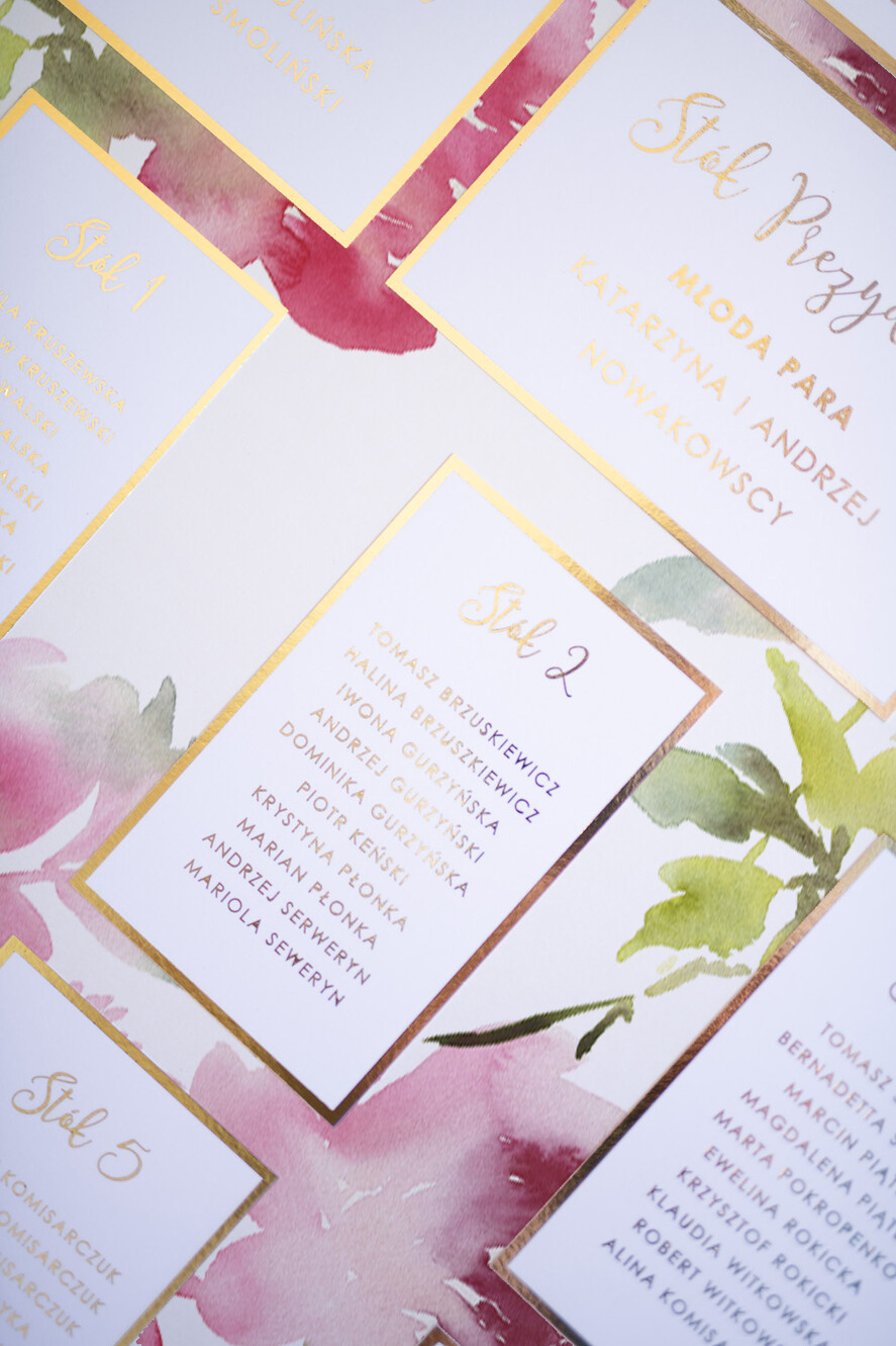 Plany stołów Glamour welurowe tablica z rozmieszczeniem gości plan stołów weselnych, klasyczne złote napisy w stylu glamour1