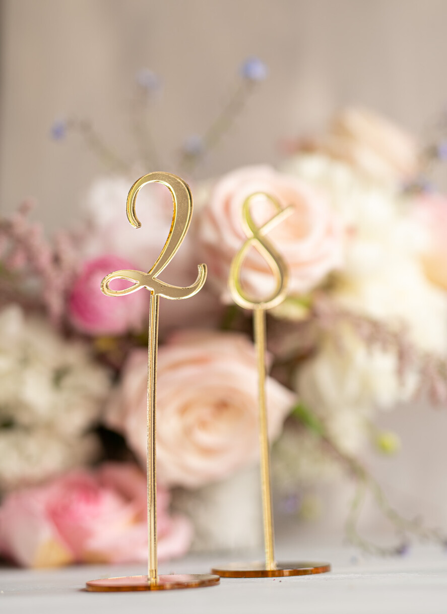 Numery na stół Akryl złote piękne numerki na stół weselny złota błyszcząca plexi, złote numerki na stoly weselne3