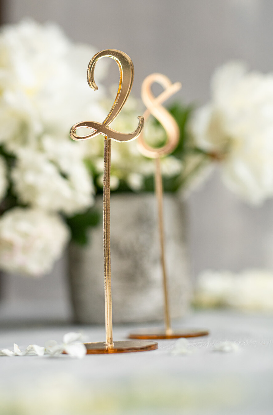 Numery na stół Akryl złote piękne numerki na stół weselny złota błyszcząca plexi, złote numerki na stoly weselne0