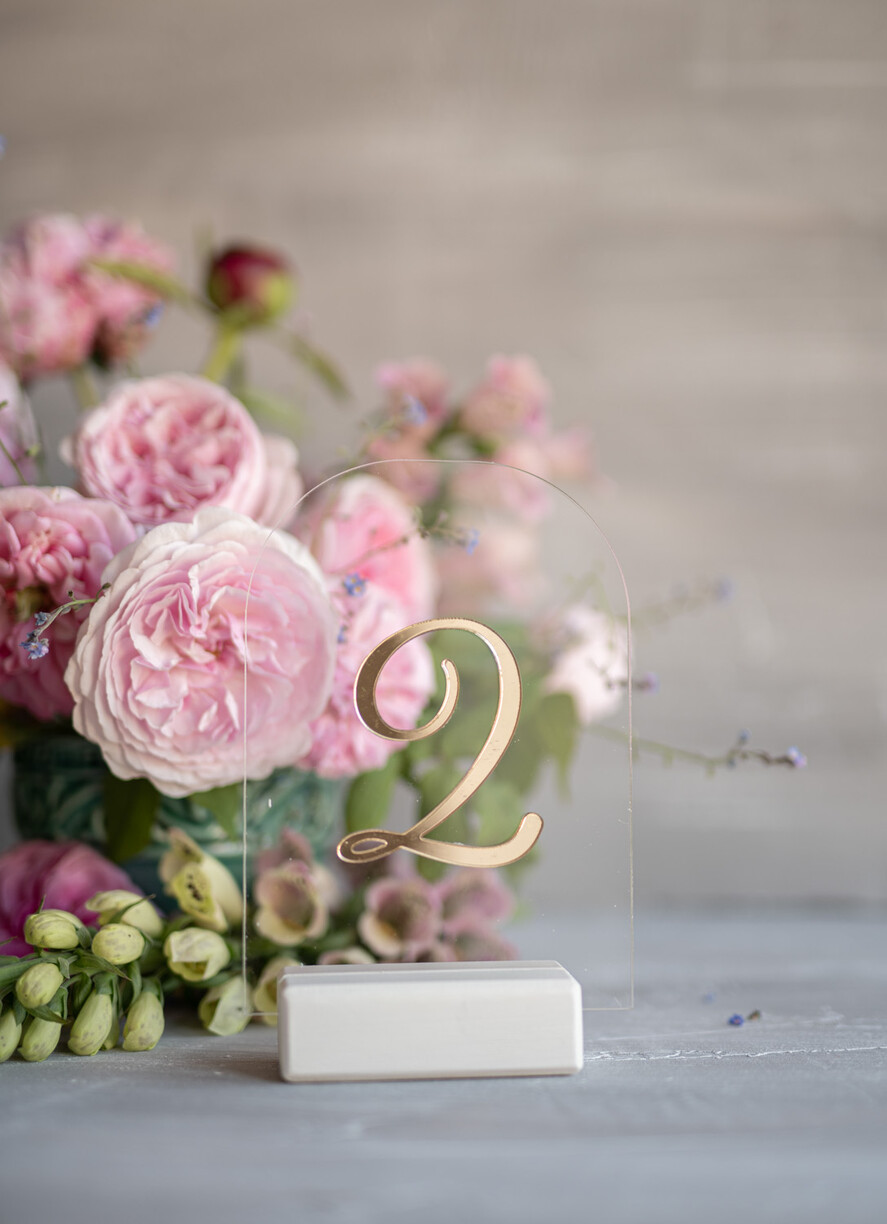 Numery na stół Akryl numery na stoły weselne, nowoczesny pomysł9