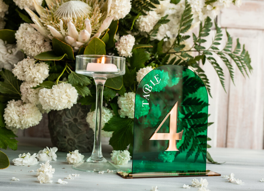 Numery na stół Akryl zielone numerki na stoły weselne, elegancka i nowoczesna forma karty dań na weselu, akrylowe zielone menu weselne, akrylowa zielona karta dań 7