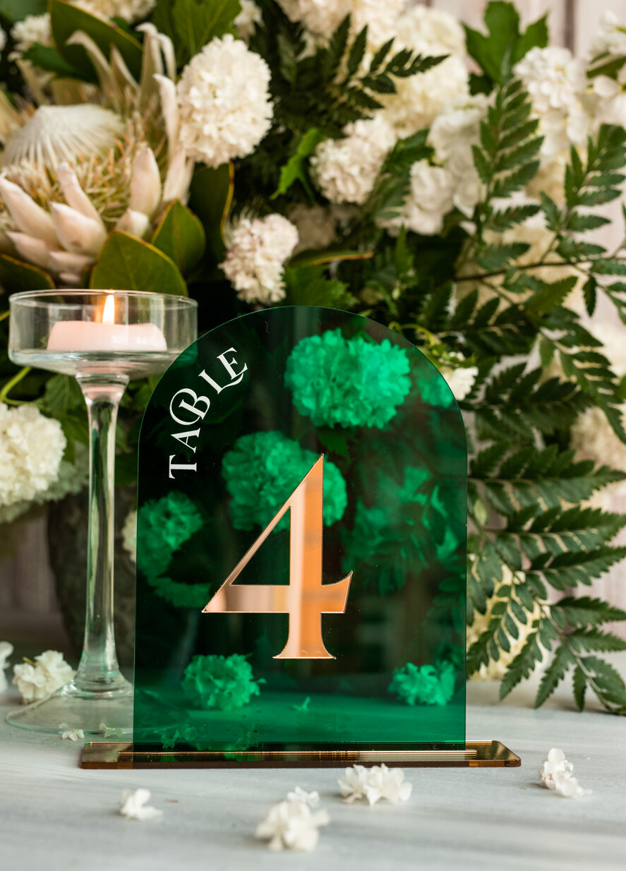 Numery na stół Akryl zielone numerki na stoły weselne, elegancka i nowoczesna forma karty dań na weselu, akrylowe zielone menu weselne, akrylowa zielona karta dań 5
