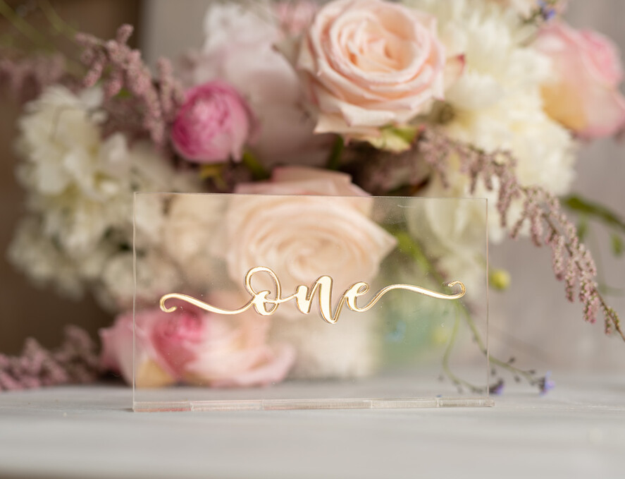 Numery na stół Akryl  stojak numerki na stół weselny przezroczyste eleganckie modne  0