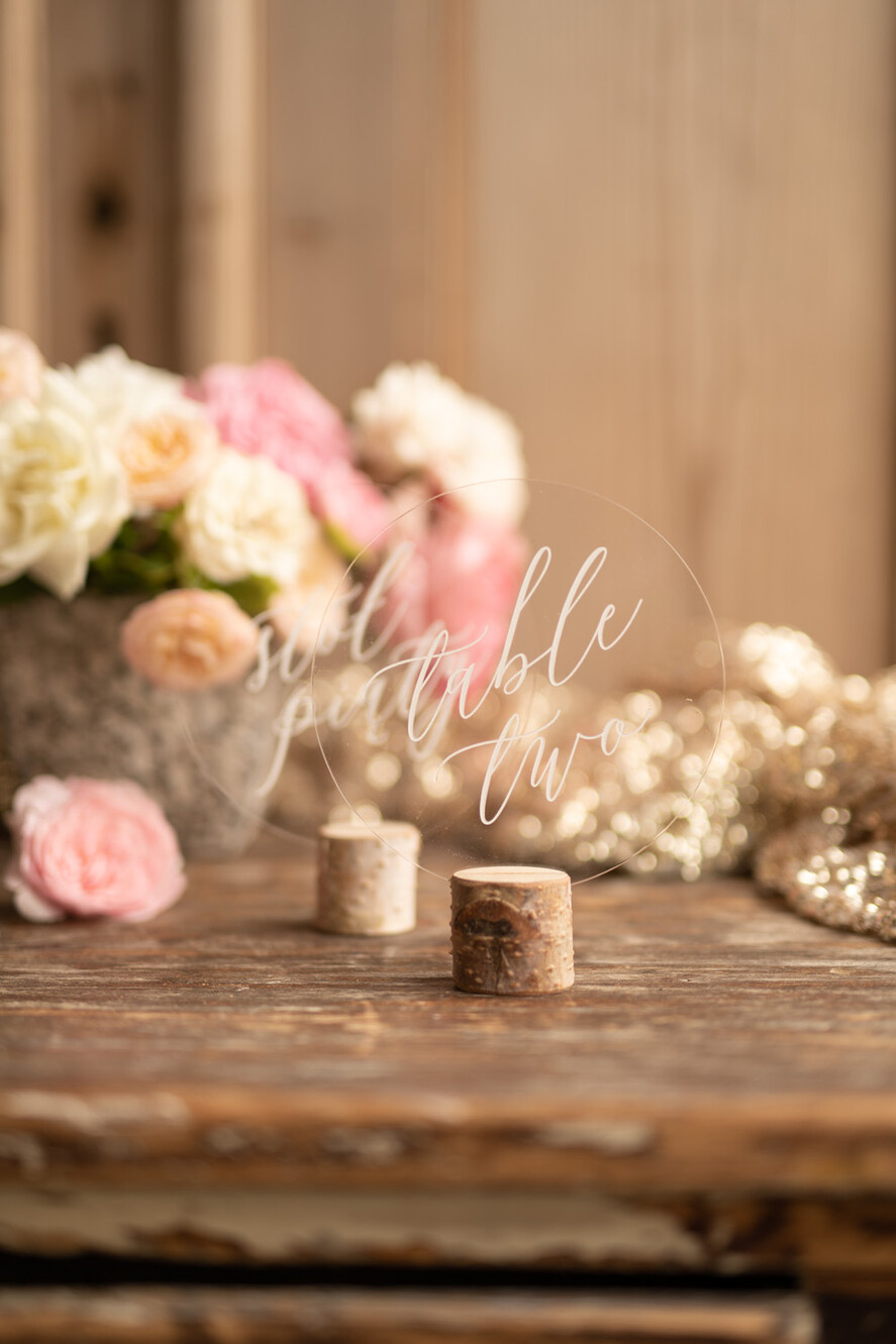 Numery na stół Akryl delikatne eleganckie numerki na stół nowoczesna dekoracja na stół weselny 1