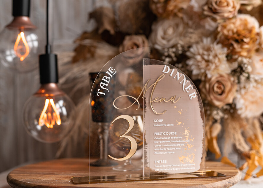 Numery na stół Akryl numerki na stoły weselne, elegancka i nowoczesna forma karty dań na weselu, akrylowe menu weselne, malowane farbą numerki na stół 5