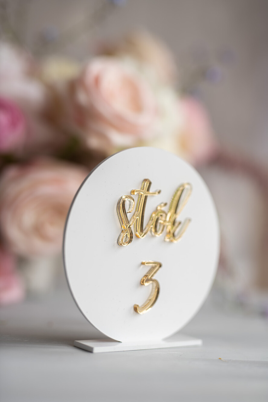 Numery na stół Akryl numery na stoły weselne eleganckie  najpiekniejsze numerki biały i złoty akryl 2