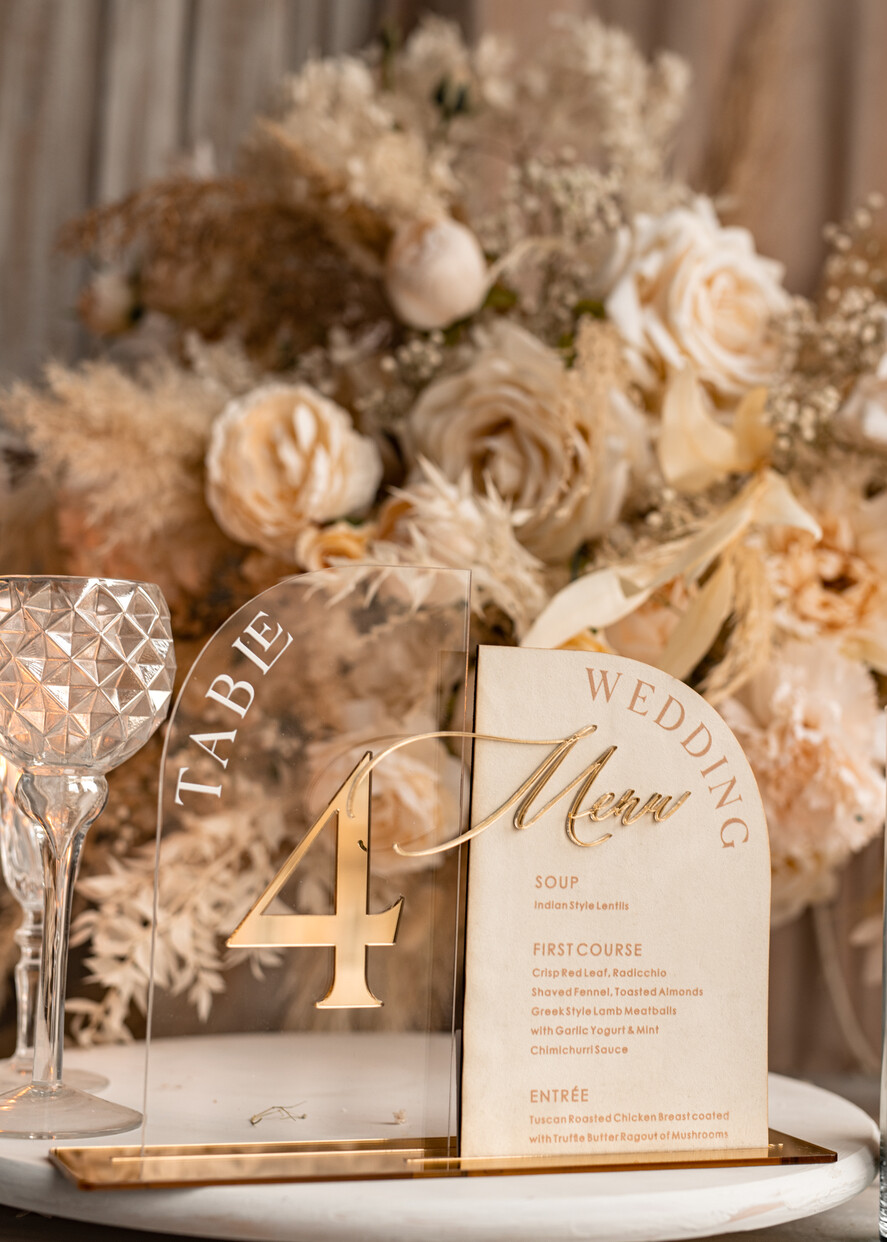 Numery na stół Akryl numery na stoły weselne, dekoracja stołów weselnych, dekoracja na stołach weselnych, menu i numerki na stół,eleganckie menu weselne, welurowe menu weselne,5