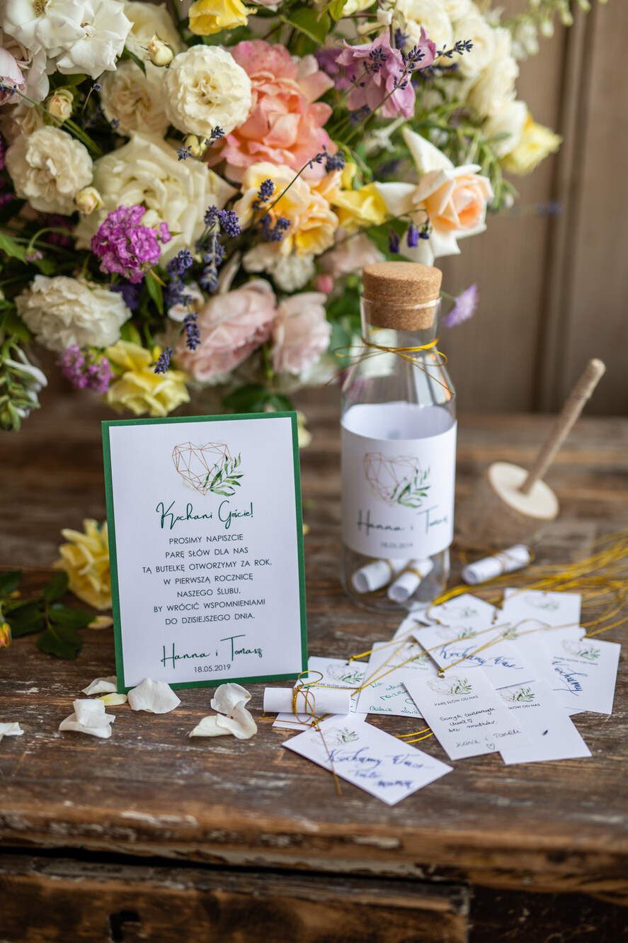 Księgi wpisów gości glamour ksiega gosci wesenych personalizowana, elegancka zlota wasze imiona i data1