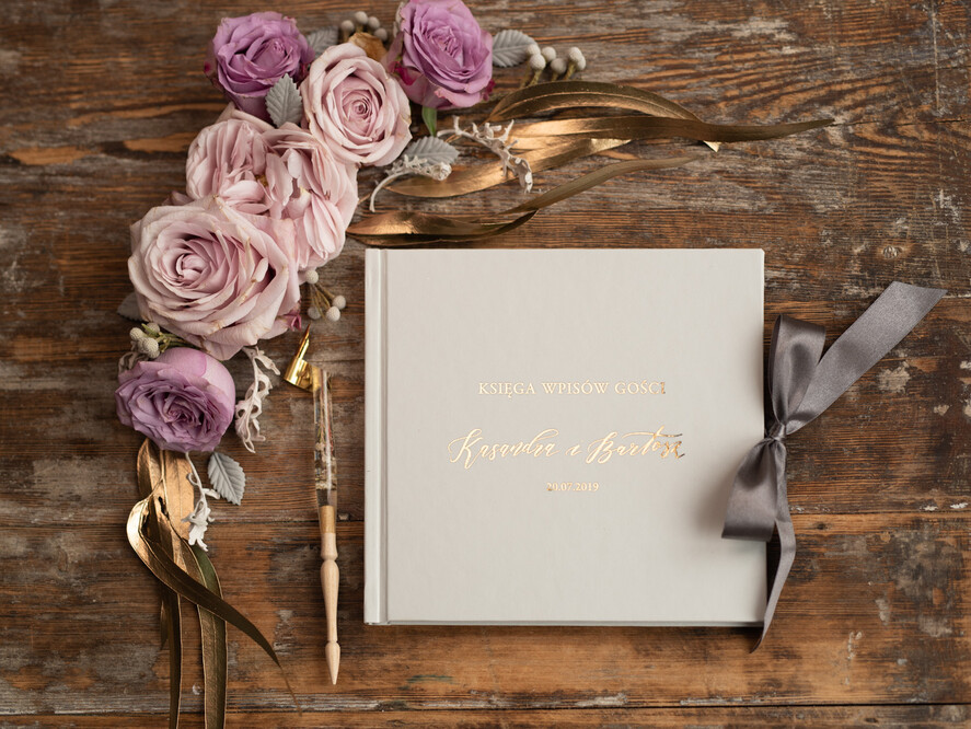 Księgi wpisów gości glamour ślubna księga gości weselnych złocone tłoczone wasze imiona i data2